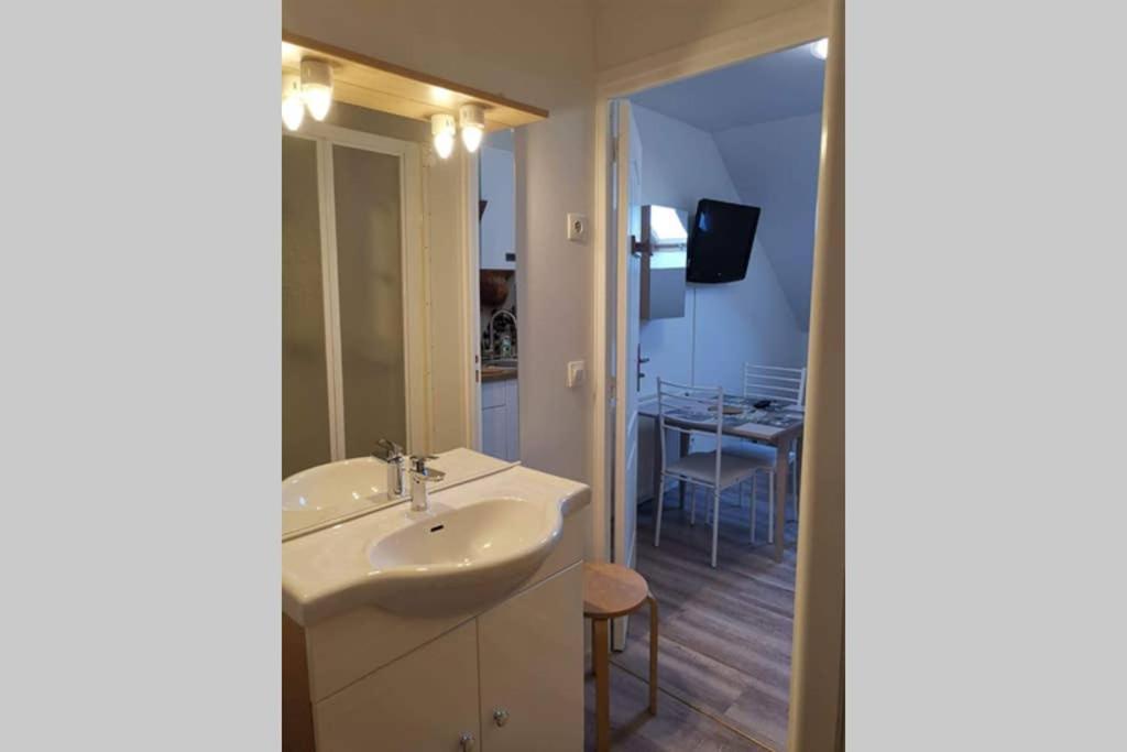 Apartamento Studio Cosy Douillet Et Fonctionnel Savigny-le-Temple Exterior foto